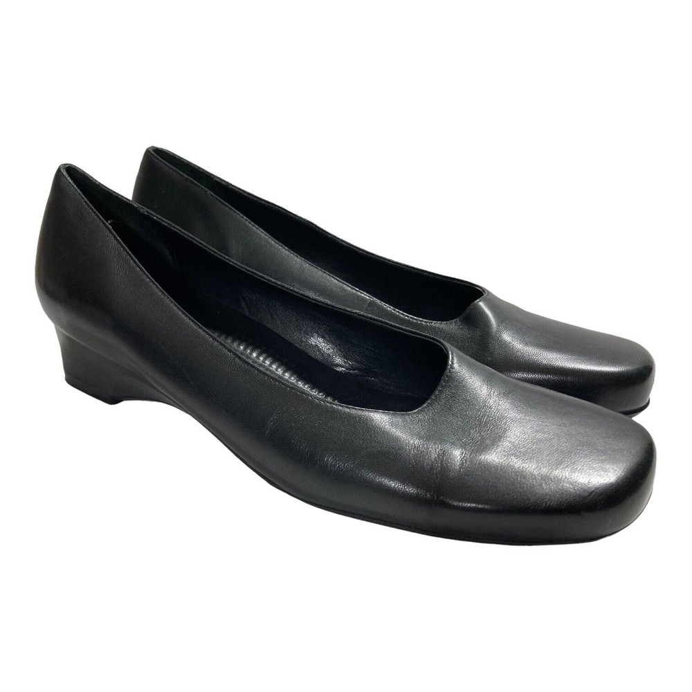 Trotters Women's 8M Black Leather Wedge Comfort Heels